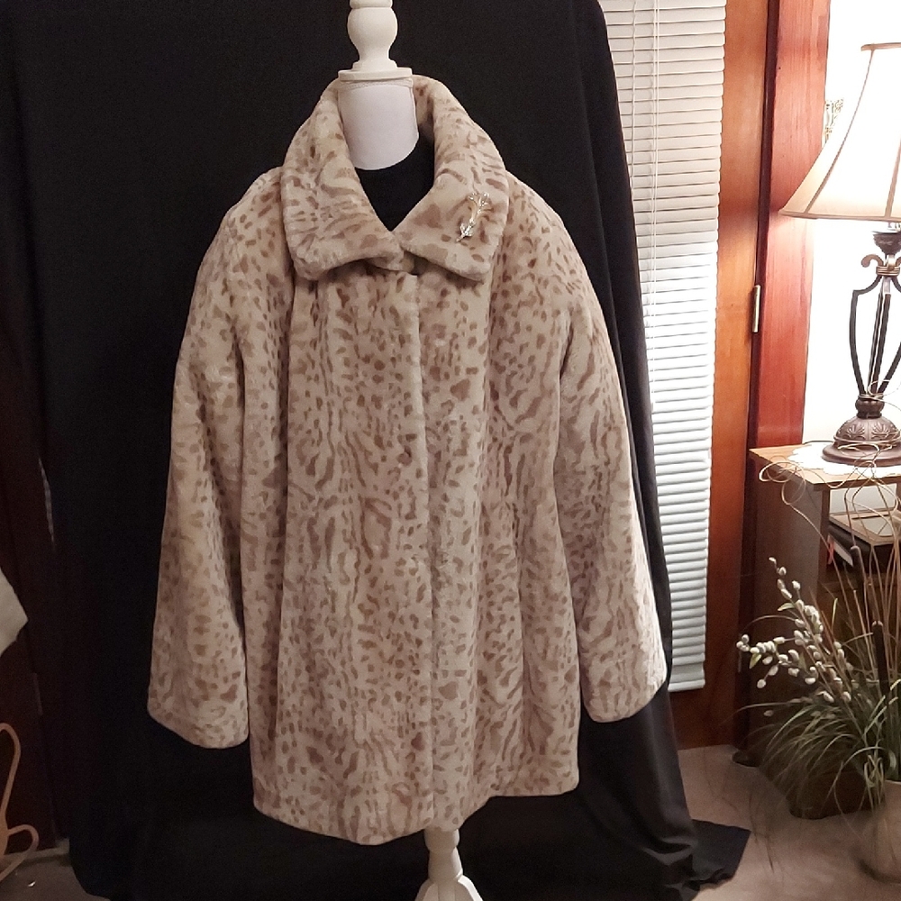 Dennis Basso 33" Cream Leopard Teddy Jacket